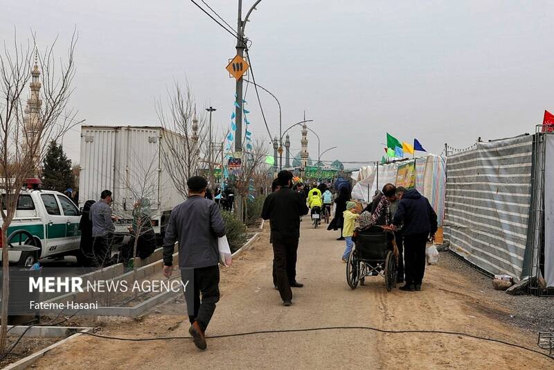 پیاده روی زائران نیمه شعبان در بلوار پیامبر اعظم