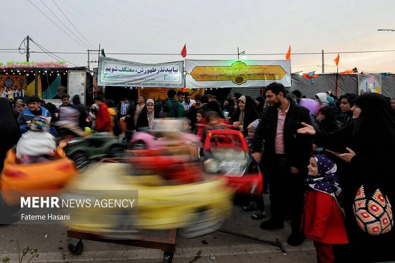 پیاده روی زائران نیمه شعبان در بلوار پیامبر اعظم