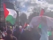 تظاهرات حامیان فلسطین مقابل ساختمان BBC+ فیلم