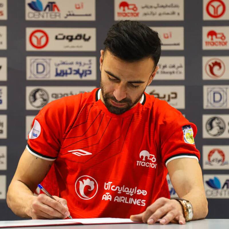 گیتاریست استقلالی سرخپوش شد