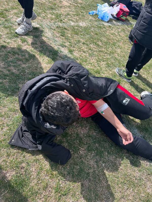 جزئیات حمله به بازیکنان تراکتور با سلاح سرد/ سه نفر با قمه مجروح و به بیمارستان منتقل شدند +فیلم و عکس