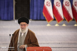 مردم با شرکت در انتخابات دشمنان را ناامید کنید / در کار خیر حاجت هیچ استخاره نیست / توصیه میکنم مردم در اولین ساعات ممکن رای خود را به صندوقها بیندازند