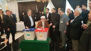 آیتالله جنتی رأی خود را به صندوق انداخت