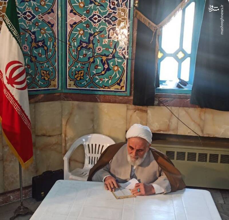 حجت الاسلام ناطق نوری رای خود را به صندوق انداخت 3