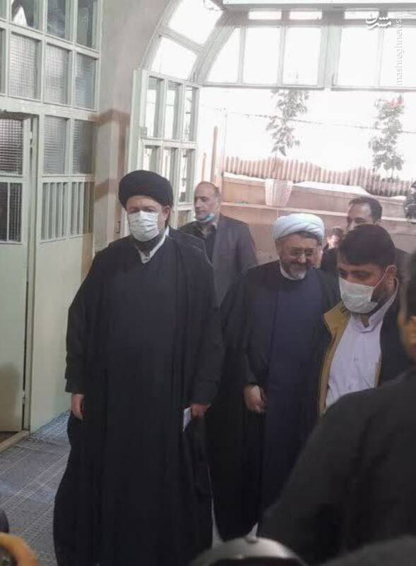 صفهای طولانی در ساعات ابتدایی رای گیری/ استقبال گسترده از انتخابات در ساعت های اولیه با وجود دروغ پراکنی دشمنان/ انتخابات در ۴ حوزه الکترونیک است/استانهای پیشرو در انتخابات اعلام شد/ اخذ رای تا ساعت ۲۴ تمدید شد +عکس و فیلم