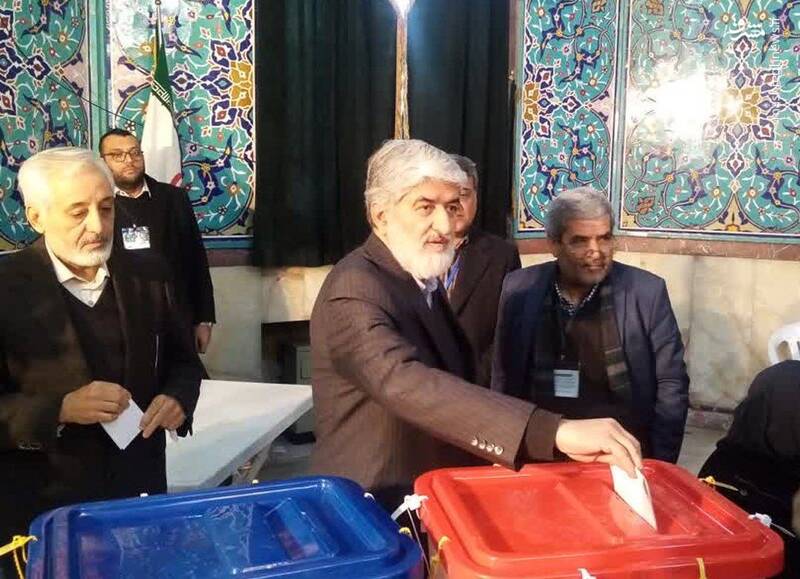 صفهای طولانی در ساعات ابتدایی رای گیری/ استقبال گسترده از انتخابات در ساعت های اولیه با وجود دروغ پراکنی دشمنان/ انتخابات در ۴ حوزه الکترونیک است/استانهای پیشرو در انتخابات اعلام شد/ اخذ رای تا ساعت ۲۴ تمدید شد +عکس و فیلم