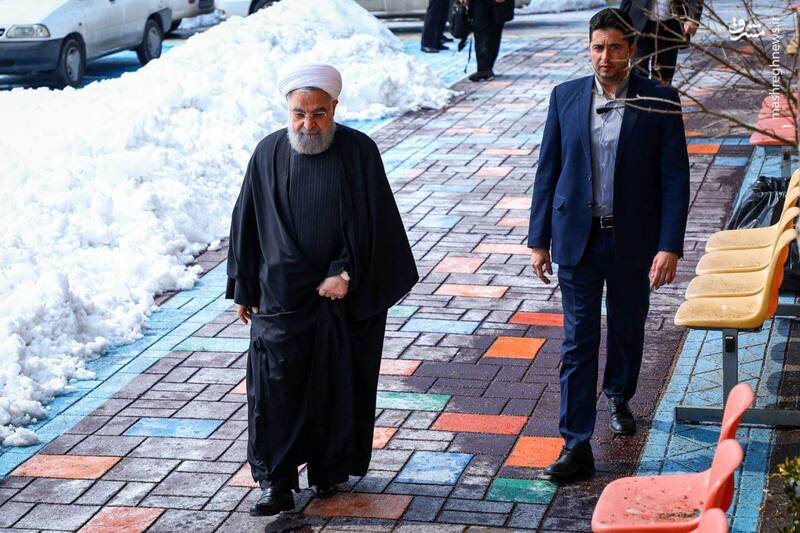 صفهای طولانی در ساعات ابتدایی رای گیری/ استقبال گسترده از انتخابات در ساعت های اولیه با وجود دروغ پراکنی دشمنان/ انتخابات در ۴ حوزه الکترونیک است/استانهای پیشرو در انتخابات اعلام شد/ اخذ رای تا ساعت ۲۴ تمدید شد +عکس و فیلم
