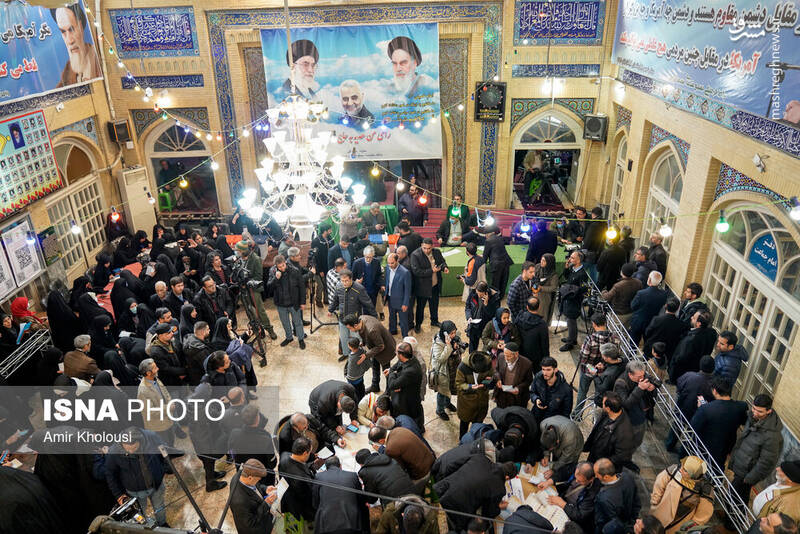 حاشیه رای گیری در مسجد لرزاده تهران 3