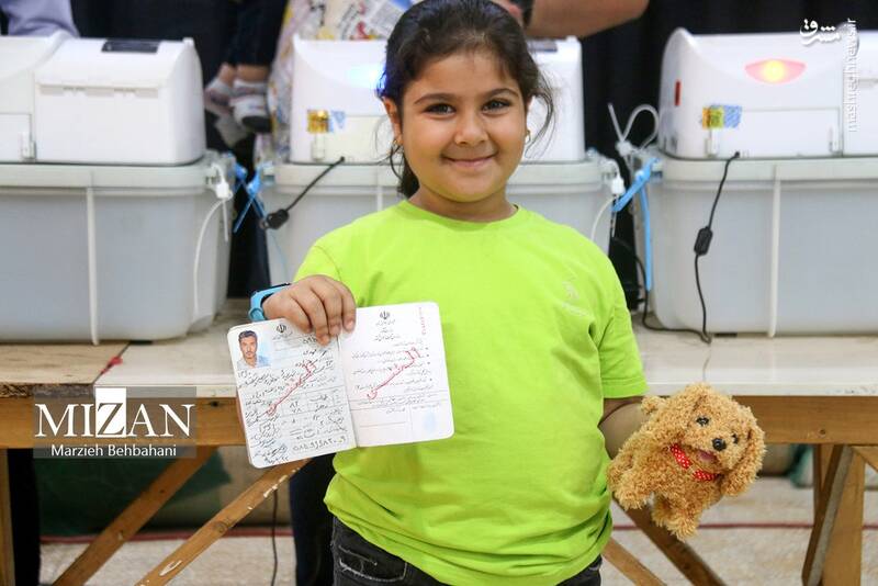 عکس/ حضور پر شور زاهدانیها در انتخابات