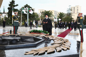 ادای احترام رئیسی به شهدای انقلاب الجزایر