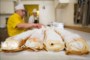 زبانگشایی اقلیت تحریمی علیه اکثریت قانونی! / کاهشی شدن تقاضای مردم برای خرید شیرینی