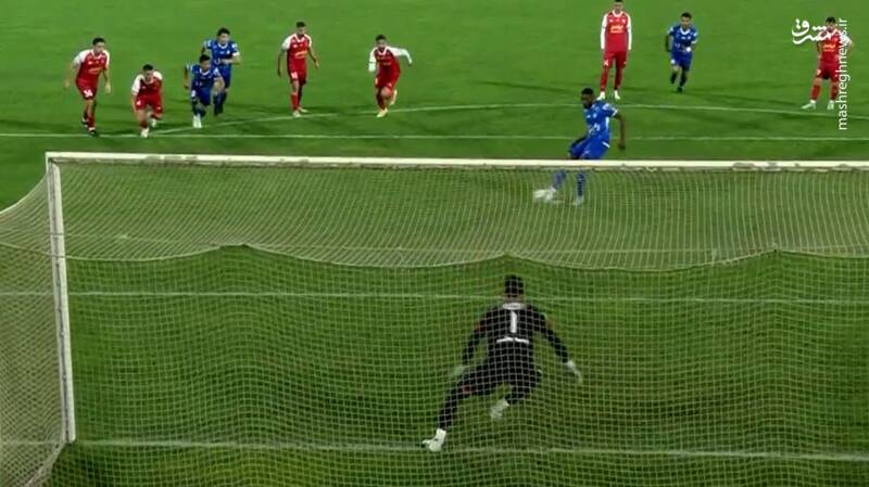 منجی نکونام در دربی برگشت کیست؟ +عکس