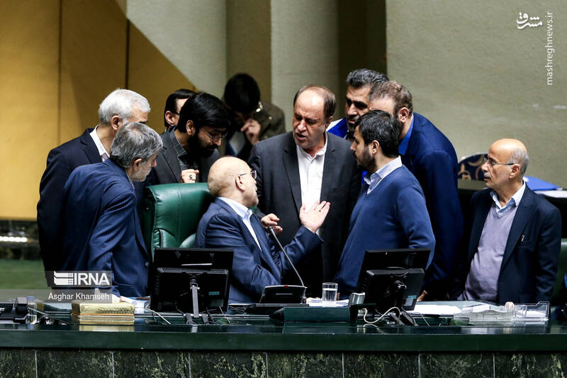 حاشیه نگاری تصویری جلسه علنی مجلس شورای اسلامی 10