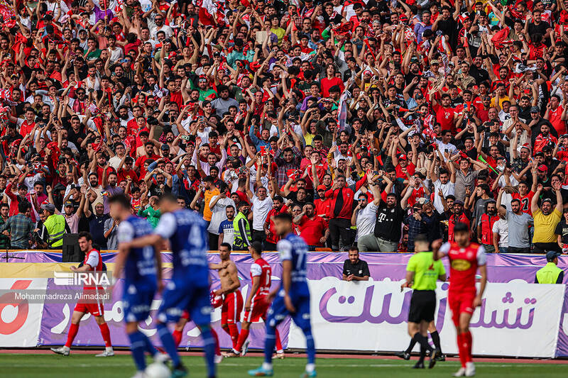 این بازیکن برای ما پنالتی میگیرد/ اگر یک تیم بتواند استقلال را شکست بدهد پرسپولیس است/ با یک روش میتوان به حسینی گل زد