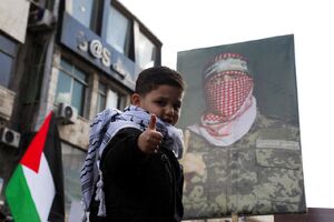 دو قاب از یک کودک اردنی در راپیمایی حمایت از فلسطین در امان