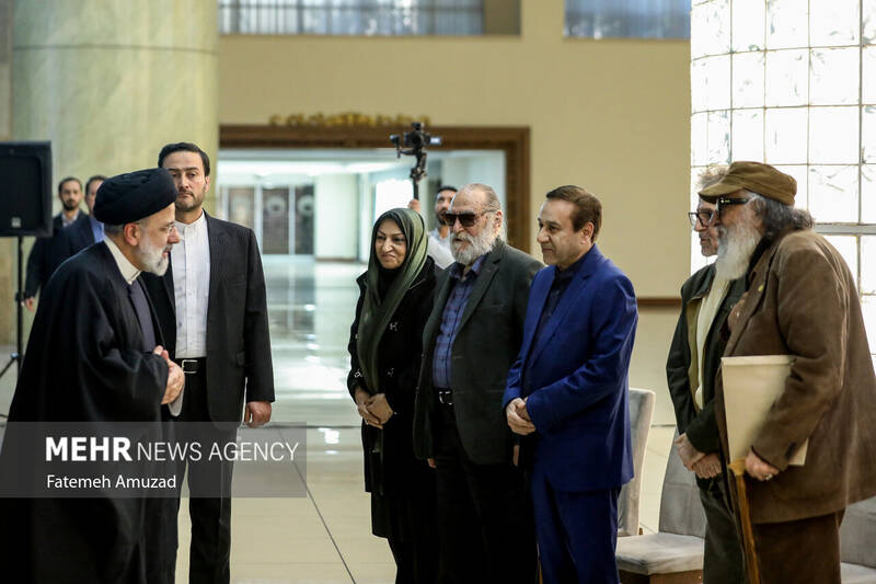 دیدار اهالی فرهنگ و هنر با رییس جمهور