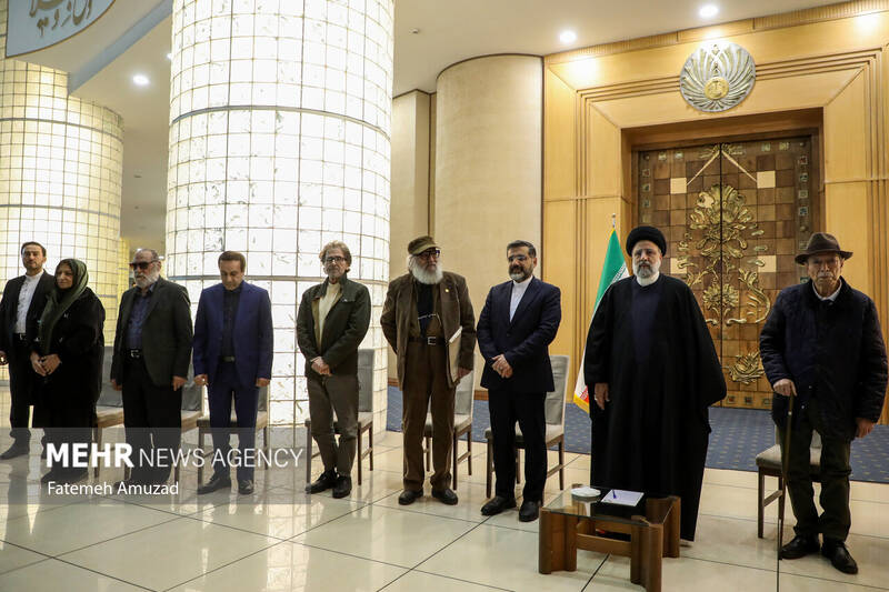 دیدار اهالی فرهنگ و هنر با رییس جمهور