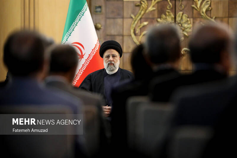 دیدار اهالی فرهنگ و هنر با رییس جمهور