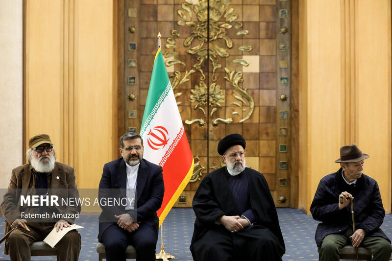 دیدار اهالی فرهنگ و هنر با رییس جمهور