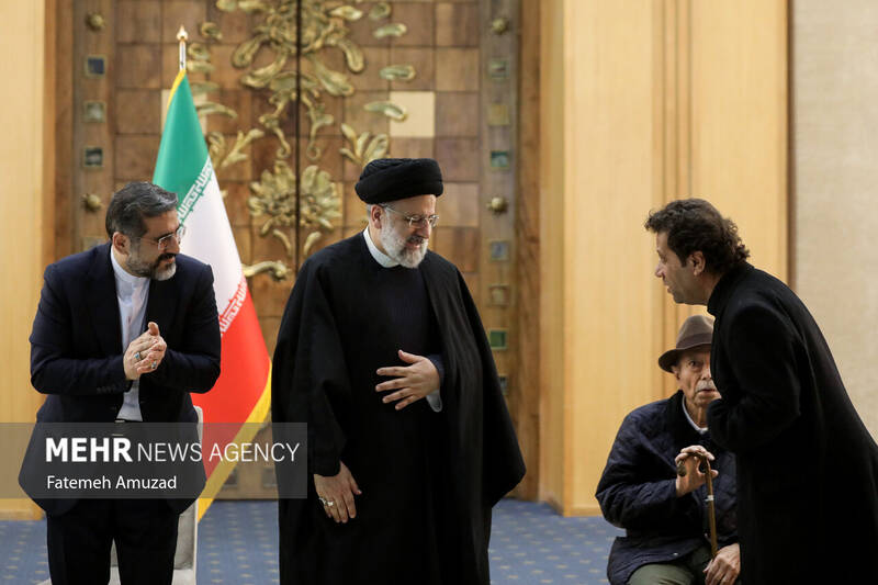 دیدار اهالی فرهنگ و هنر با رییس جمهور