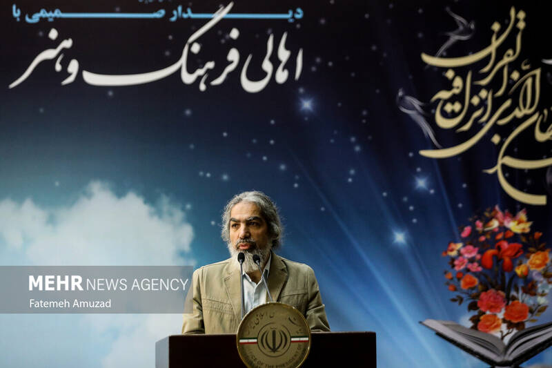 دیدار اهالی فرهنگ و هنر با رییس جمهور