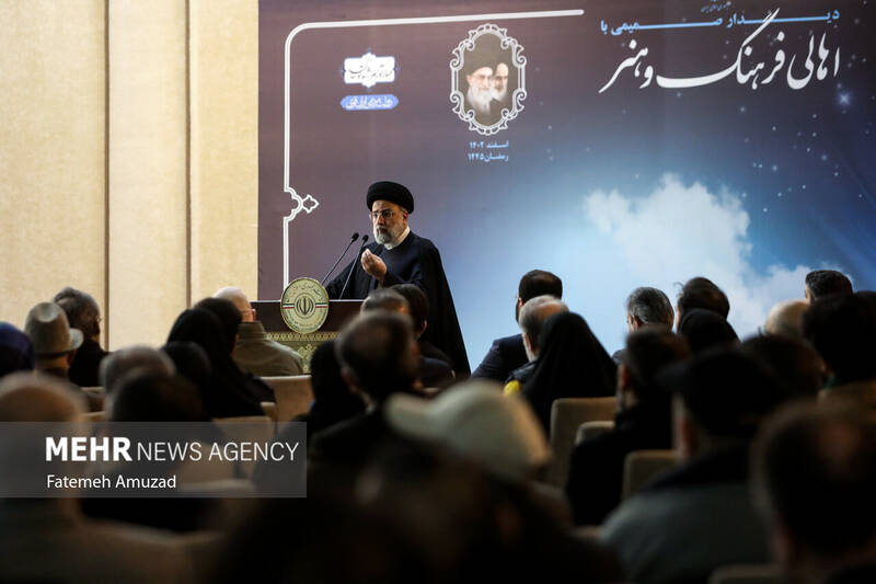 دیدار اهالی فرهنگ و هنر با رییس جمهور