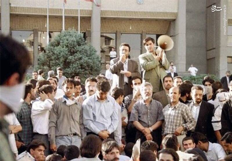 پشت پرده هدایت آشوبگران به سمت بیت رهبری در روز ۱۸ تیر/ ظریف برای چه کسی سیگنال میفرستد؟