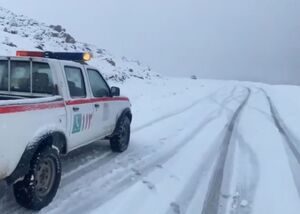 فیلم/ امداد رسانی به افراد گرفتار در برف و کولاک