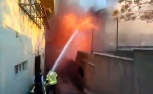 فیلم/ آتش‌سوزی در یک انبار مواد غذایی در تهران
