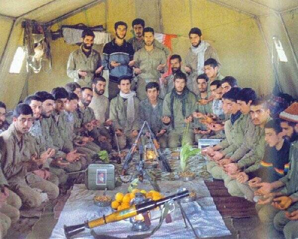 روایتی از سفره هفتسینهایی با سیمخاردار و سیمچین / عید را تبریک گفتند و روز بعد نبودند 3
