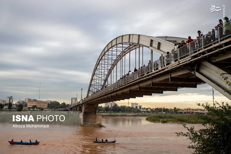 عکس/ مسافران نوروزی در پل سفید اهواز