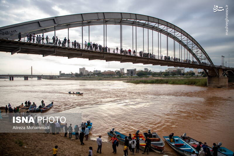 عکس/ مسافران نوروزی در پل سفید اهواز