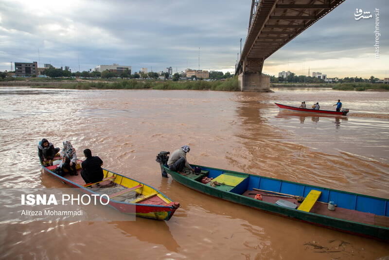 عکس/ مسافران نوروزی در پل سفید اهواز