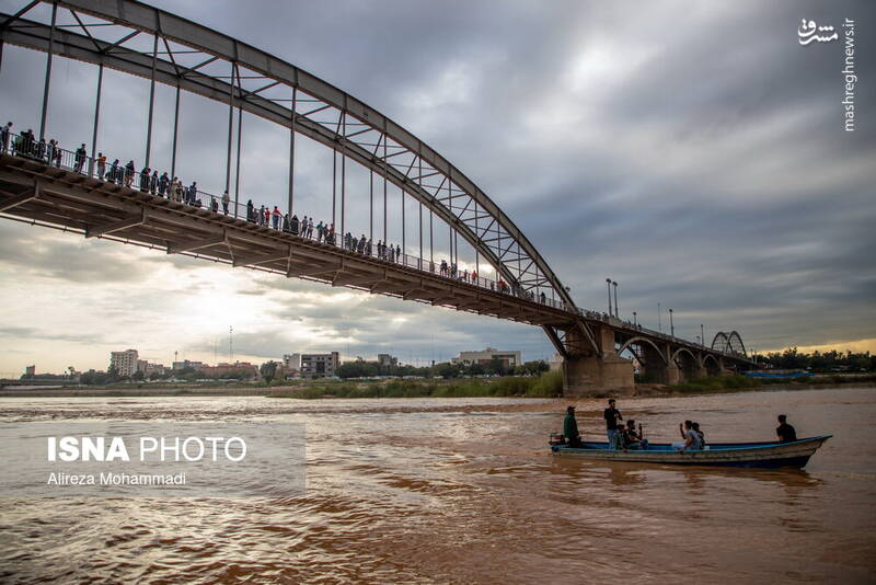 عکس/ مسافران نوروزی در پل سفید اهواز