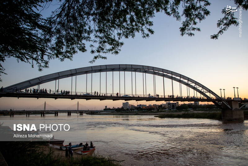 عکس/ مسافران نوروزی در پل سفید اهواز