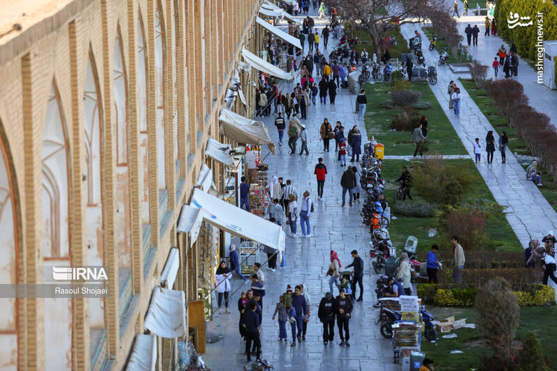 گردشگران نوروز ۱۴۰۳ در نقش جهان گردشگران نوروز ۱۴۰۳ در نقش جهان