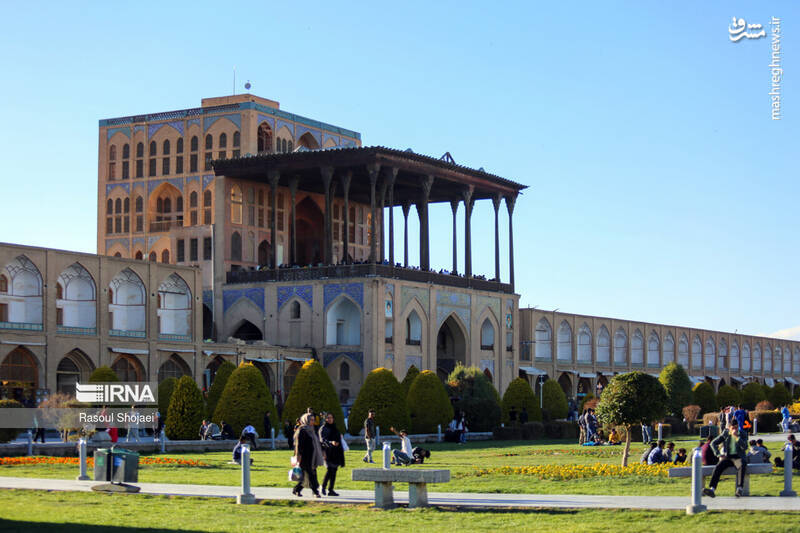 گردشگران نوروز ۱۴۰۳ در نقش جهان گردشگران نوروز ۱۴۰۳ در نقش جهان