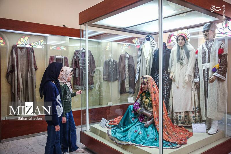 مسافران نوروزی در کاخ گلستان مسافران نوروزی در کاخ گلستان