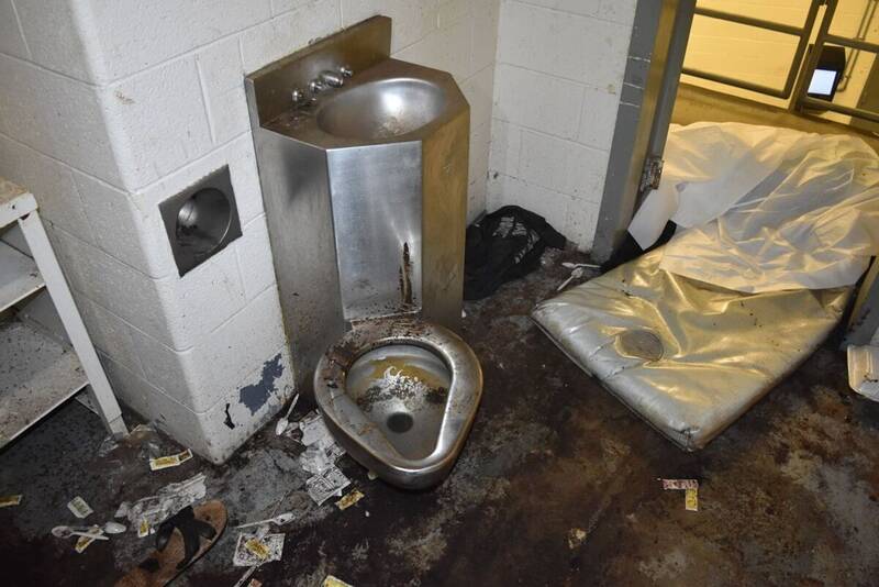 بررسی وضعیت زندانهای آمریکا؛ حبس با طعم مرگ