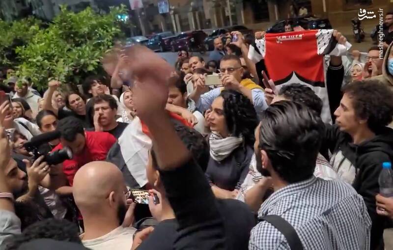 فیلم/ تظاهرات مردم مصر مقابل اتحادیه خبرنگاران در قاهره در ح ...