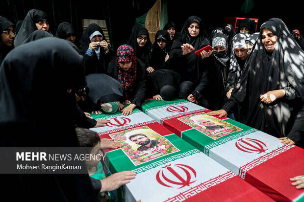 وداع با پیکر مطهر شهدای حمله ترورریستی به کنسولگری ایران در سوریه