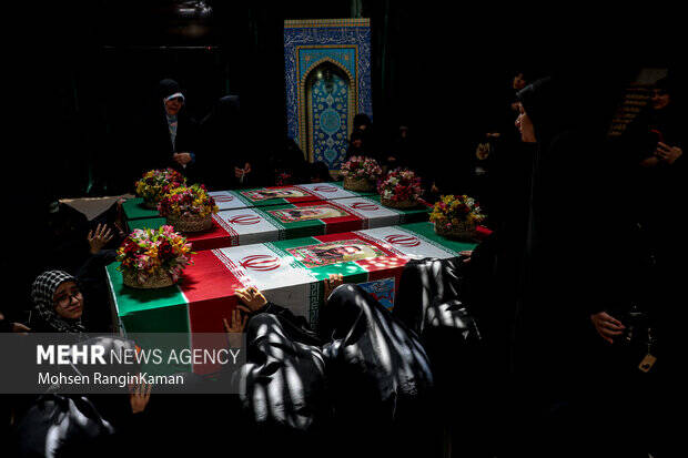 وداع با پیکر مطهر شهدای حمله ترورریستی به کنسولگری ایران در سوریه