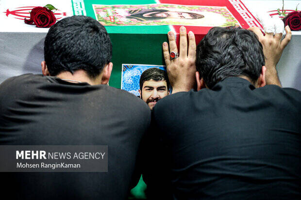 وداع با پیکر مطهر شهدای حمله ترورریستی به کنسولگری ایران در سوریه