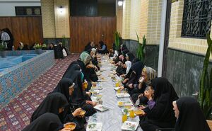 افطاری ساده در امامزاده طاهر(ع)