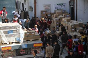 تحویل کمک‌های غذایی به آوارگان در غزه