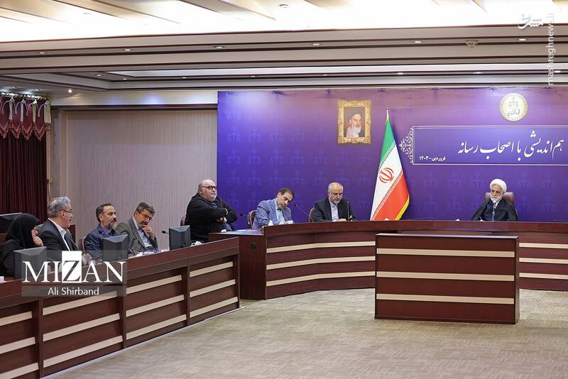 توصیف رسانهها از نشست هماندیشی با رئیس عدلیه؛ صمیمی، متفاوت و تعاملی بود 4