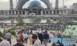 حضور پرشمار مردم برای اقامه نماز عید فطر در مصلی تهران
