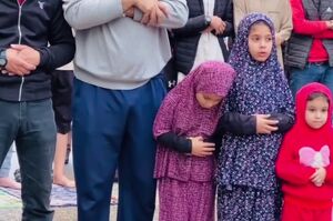 حضور کودکان در نماز عید فطر در رفح