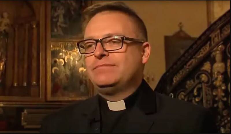 مرگ در اثر عیاشی همجنسبازان در مهمانی یک کشیش! +عکس