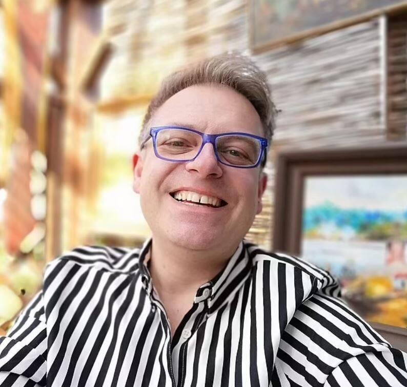 مرگ در اثر عیاشی همجنسبازان در مهمانی یک کشیش! +عکس